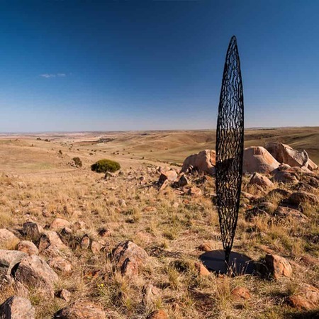 StillStanding-3m--MILD-STEEL-[outdoor,-free-standing]-Astra-Parker-tall-sculpture-australian-artist-outdoor-garden-art